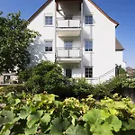 Weingut & Gaestehaus Christoph Cluesserath Bed & Breakfast 4*