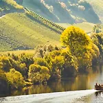 Bed & Breakfast Weingut & Gaestehaus Christoph Cluesserath 4*