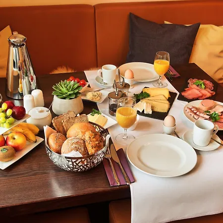 Weingut & Gaestehaus Christoph Cluesserath Bed & Breakfast