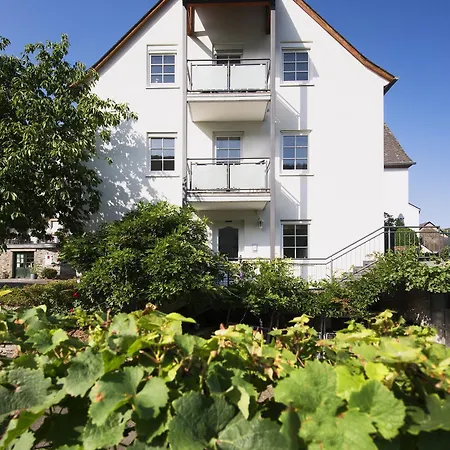Weingut & Gaestehaus Christoph Cluesserath Bed & Breakfast 4*