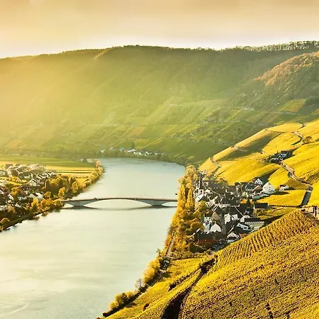 Gaestehaus Weitblick By Weingueter Christoph Cluesserath Und Bernhard Eifel