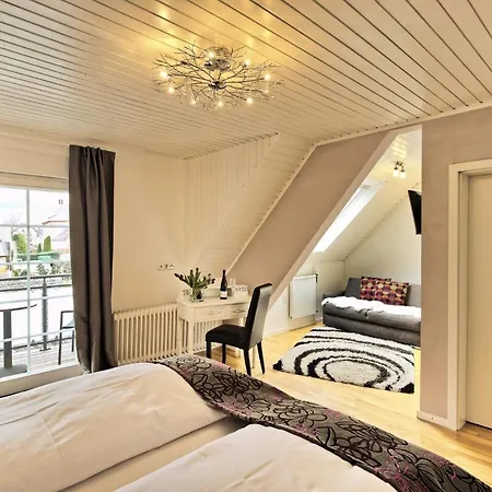 Weingut & Gaestehaus Christoph Cluesserath Bed & Breakfast