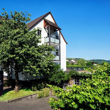 Weingut & Gaestehaus Christoph Cluesserath Trittenheim