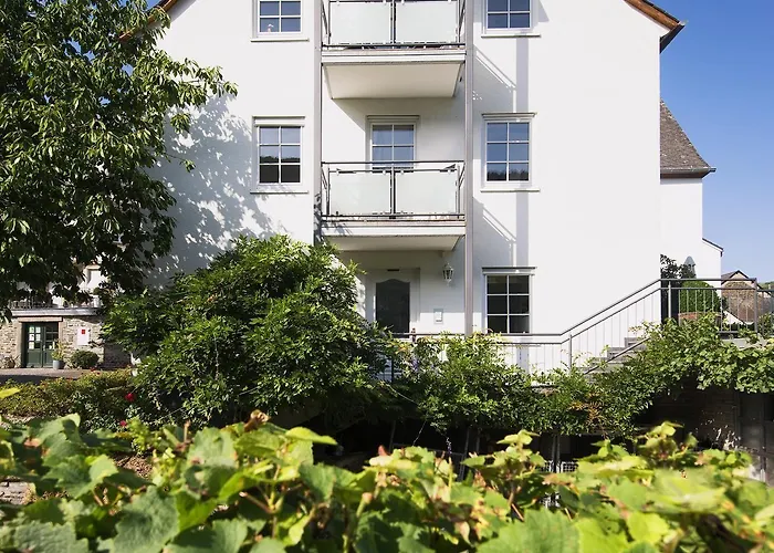 Weingut & Gaestehaus Christoph Cluesserath Bed & Breakfast 4*