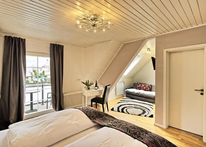 Weingut & Gaestehaus Christoph Cluesserath Bed & Breakfast