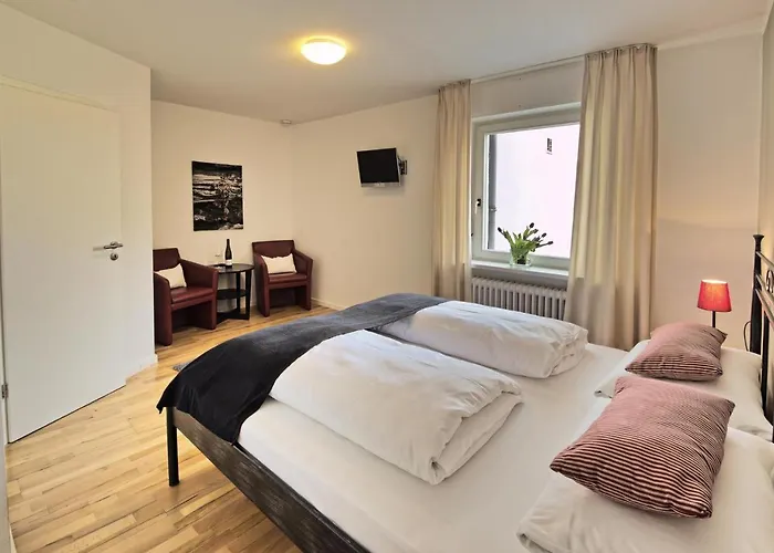 Weingut & Gaestehaus Christoph Cluesserath Bed & Breakfast Trittenheim