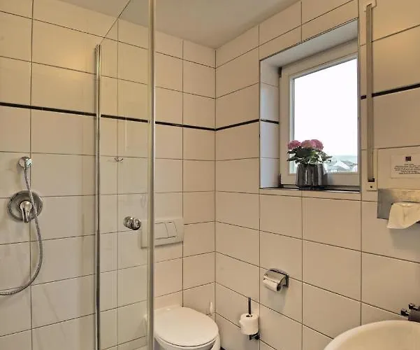 Weingut & Gaestehaus Christoph Cluesserath Bed & Breakfast