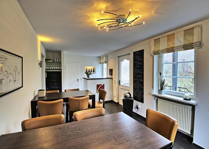 Weingut & Gaestehaus Christoph Cluesserath Bed & Breakfast 4*